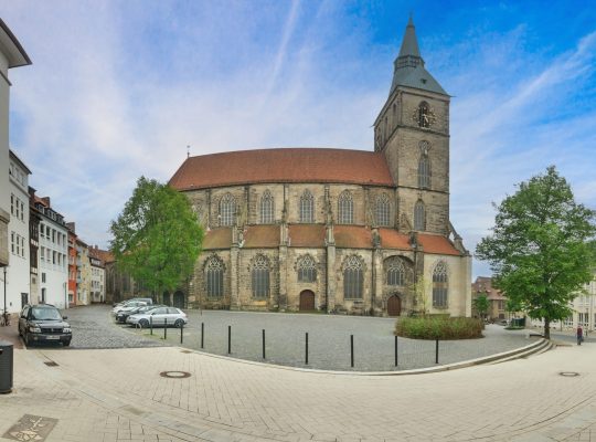 Makler in Hildesheim Kirche